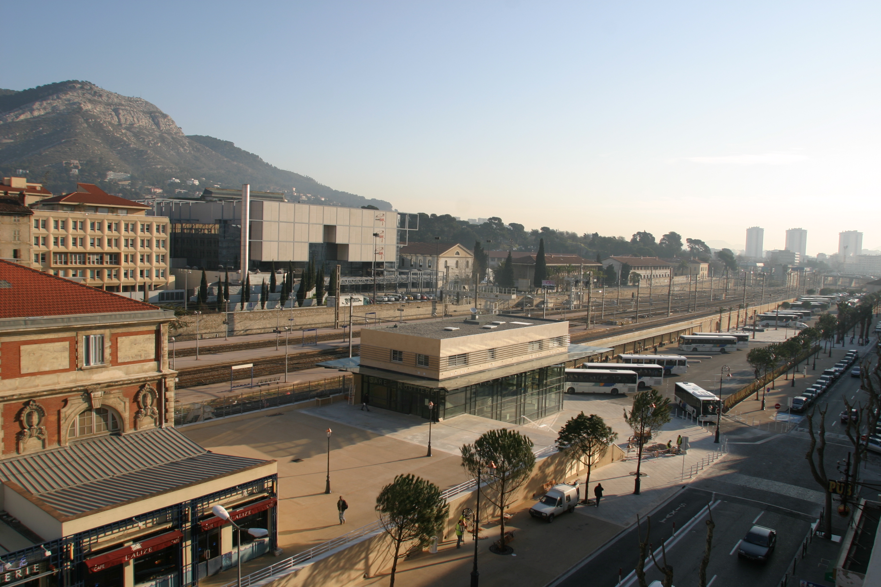 Vue du premier étage - gare routière de Toulon