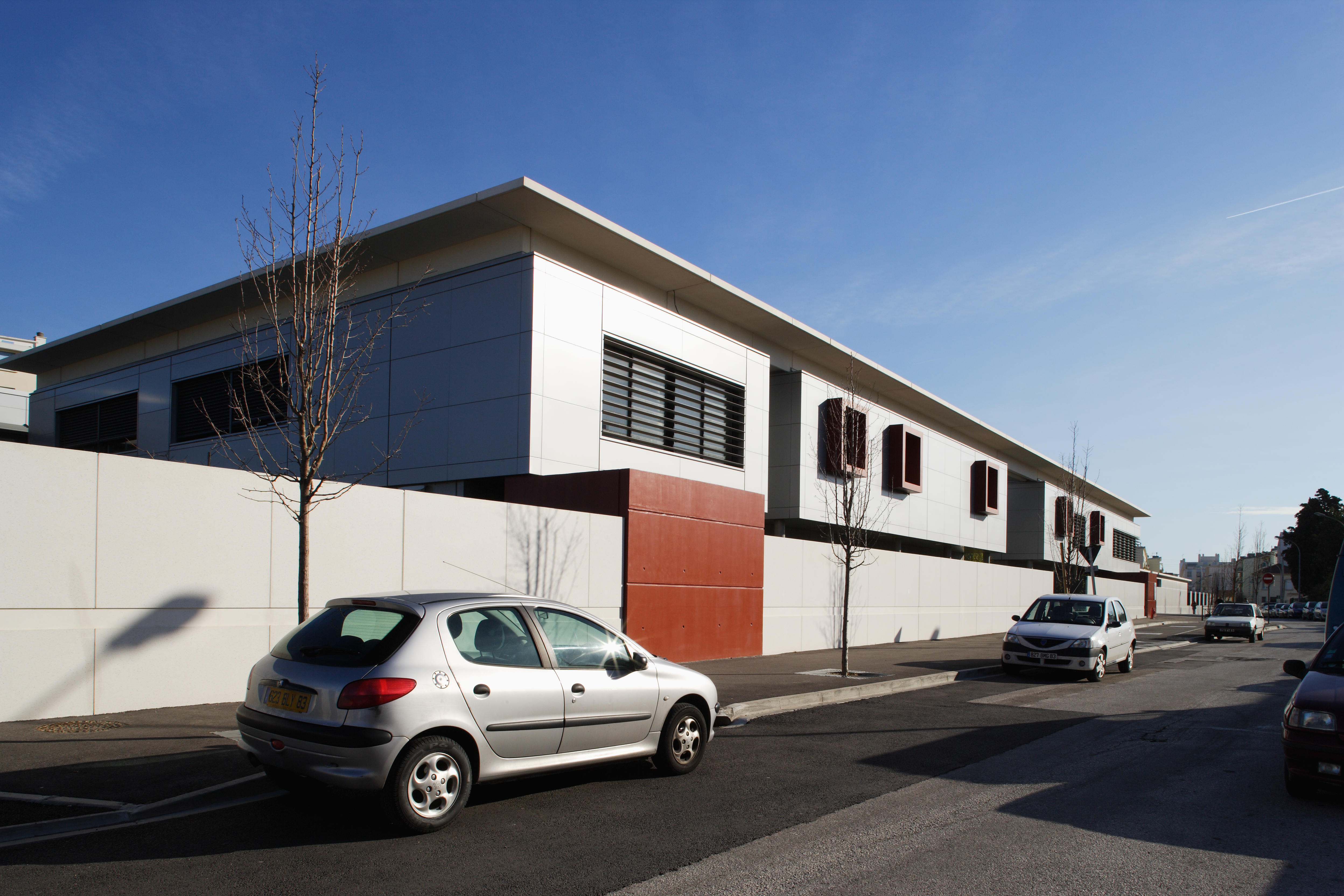 Façade du Collège Paul Eluard par AAPL architecte DPLG VAR