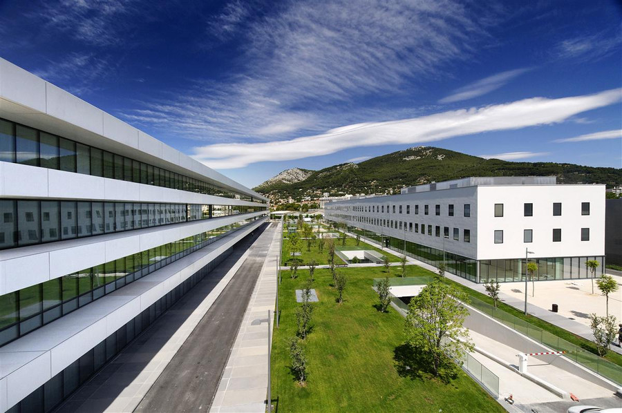 Jardin Hopital Sainte Musse par AAPL architecte DPLG dans le VAR