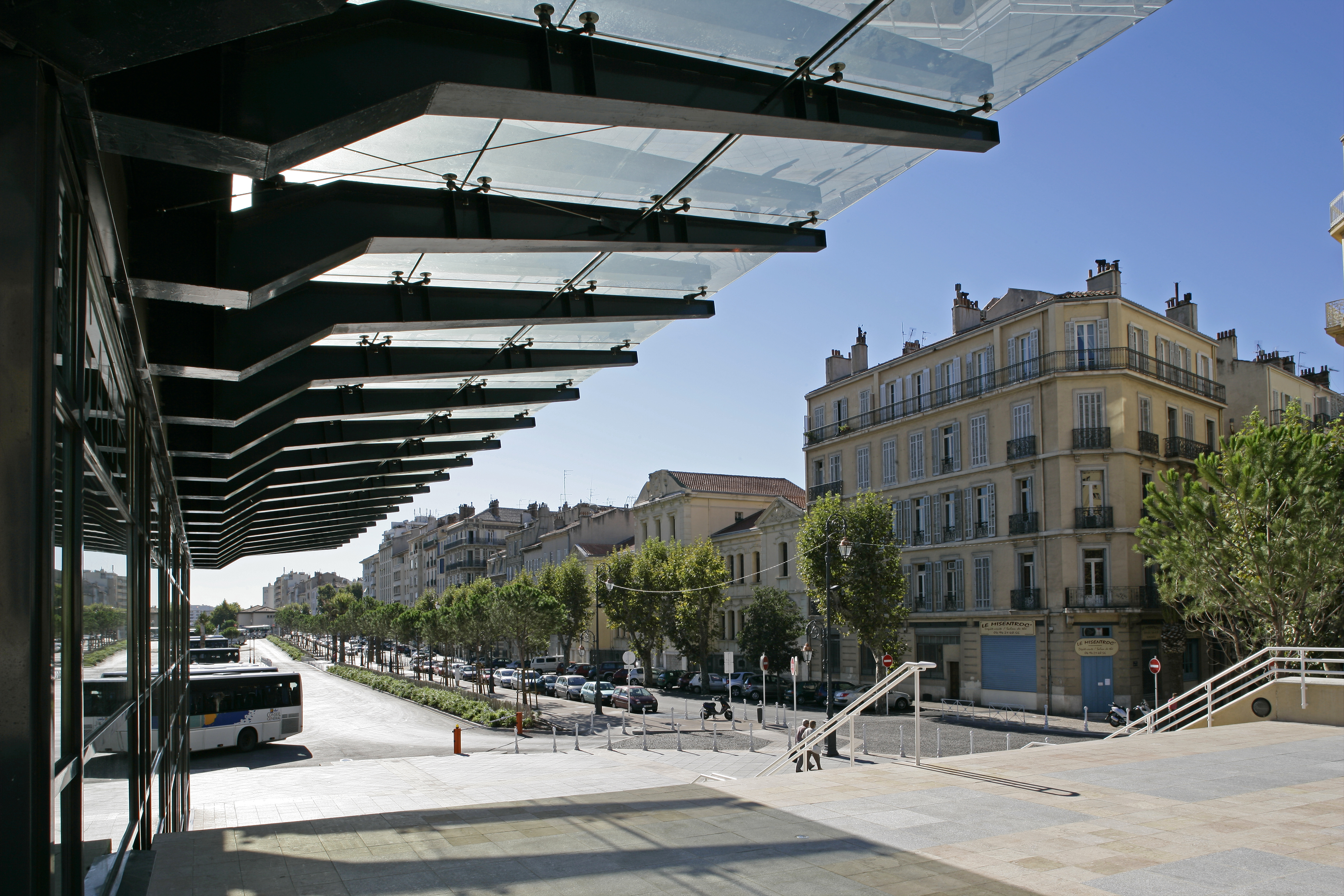 Préau de la gare routière de Toulon par AAPL architecte DPLG VAR