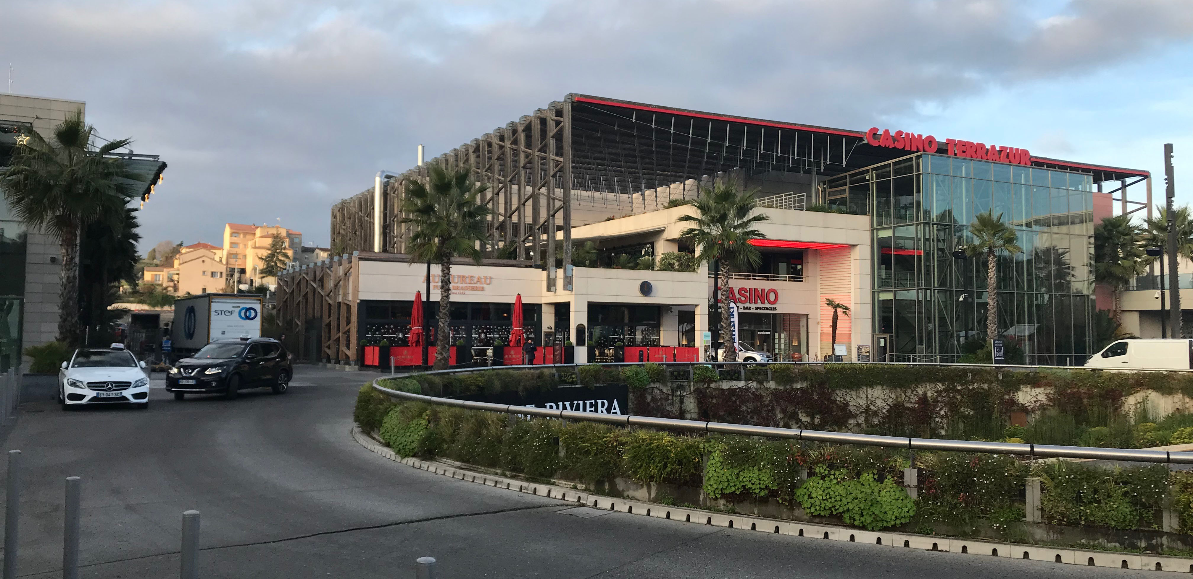 Extérieur Bureau Cagnes par AAPL architecte intérieur DPLG VAR